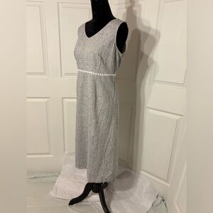 Size large women’s sleeveless dress